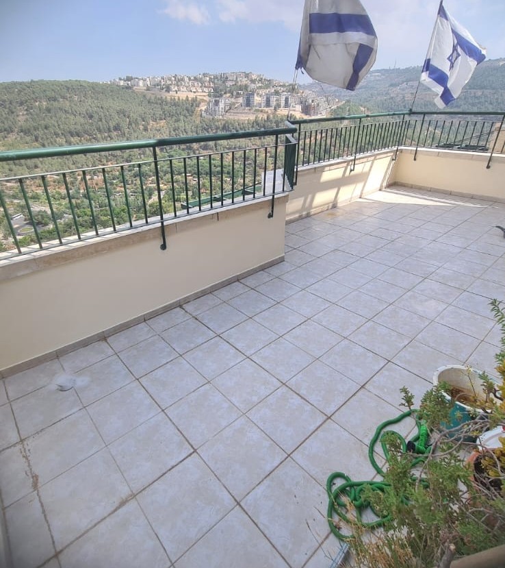  חידוש צבע ותיקוני שפכטל למרפסת